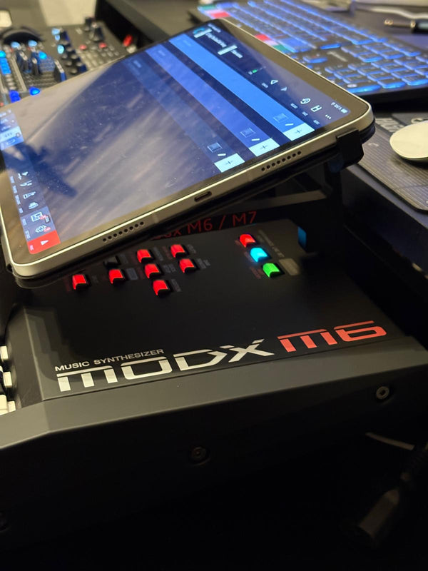 Yamaha Modx m6 / m7 iPad / Samsung Tablet Halterung quer und hoch
