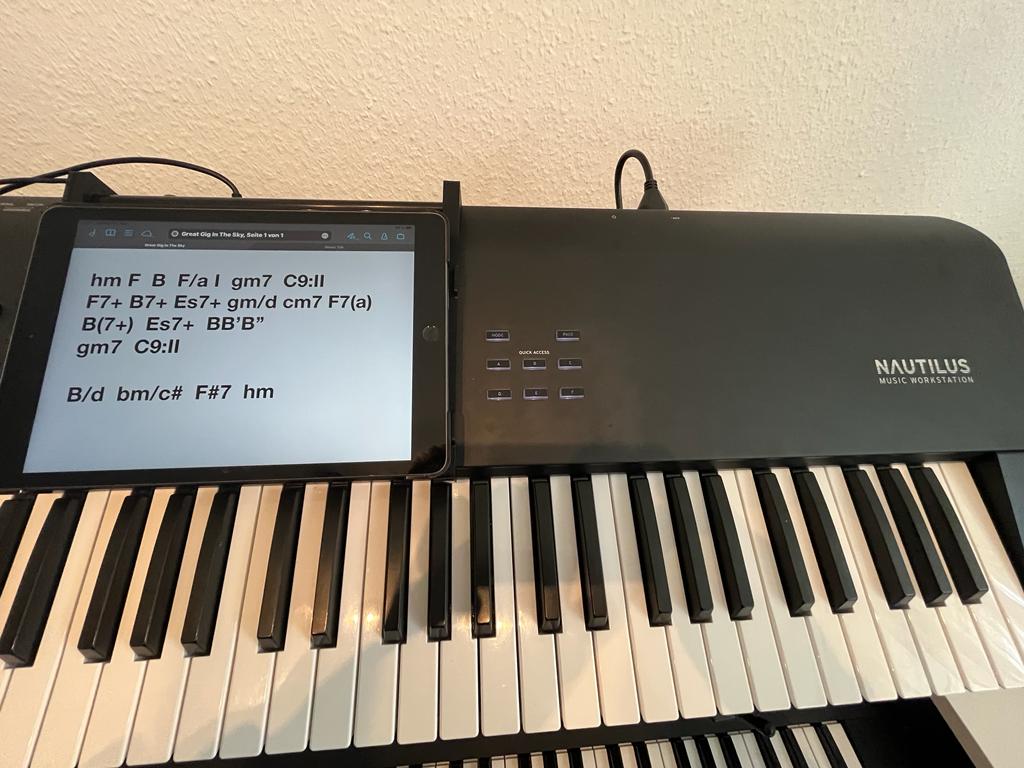 Korg Nautilus 61 / 73 und AT iPad Tablet Halterung! Quer oder Hoch! - Thorsten Hillmann Keyboard-Sounds
